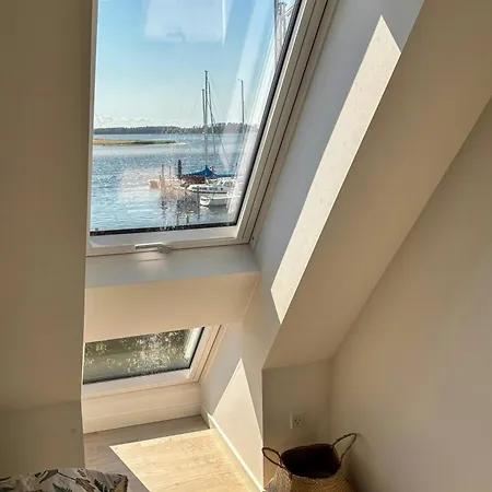Semesterbostad Charming Harbour House With Sea Views *